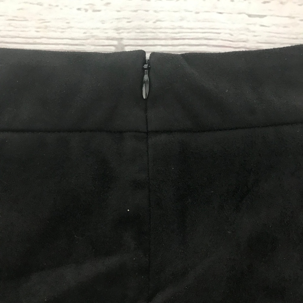 NEW BB Dakota Studded Faux Suede Skirt Black Sz 4 - Picture 4 of 8